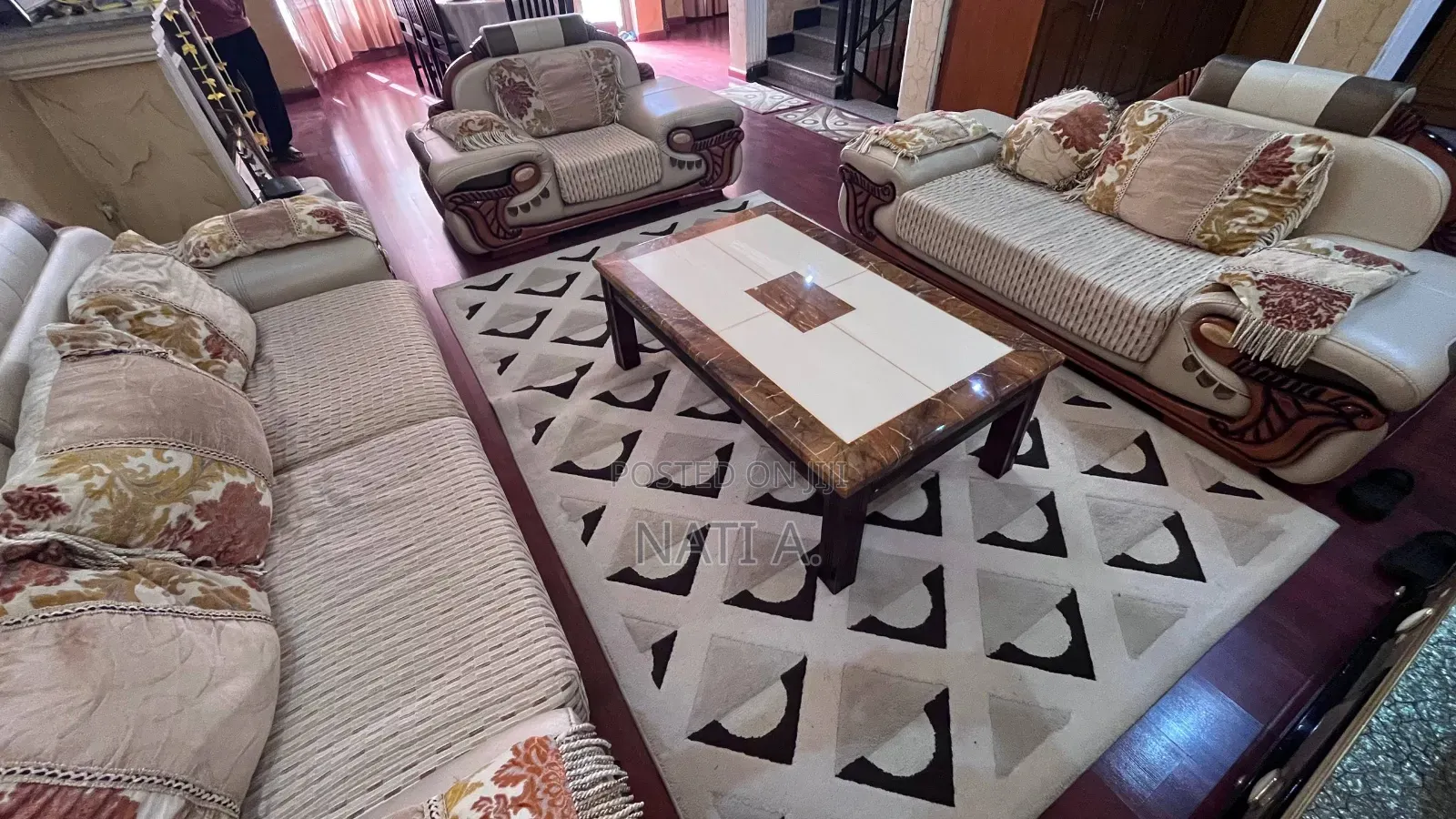 ሶፋ /Luxury Sofa Multi-Toned Beige and Brown Royal-Style Sofa