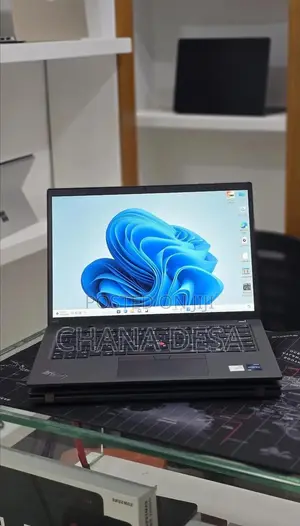 New Laptop Lenovo 16GB Intel Core i7 SSD 512GB