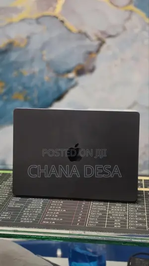 New Laptop Apple MacBook Pro 2024 M4 16GB Apple M4 Pro SSD 512GB