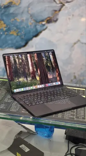 New Laptop Apple MacBook Pro 2024 M4 16GB Apple M4 Pro SSD 512GB