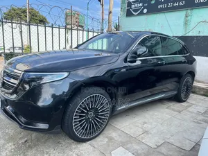 Mercedes-Benz C180 2023 Black