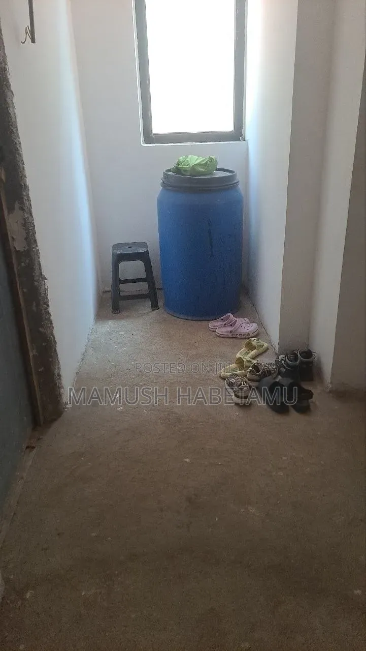 Furnished 8bdrm House in የግል, Nifas Silk-Lafto for sale