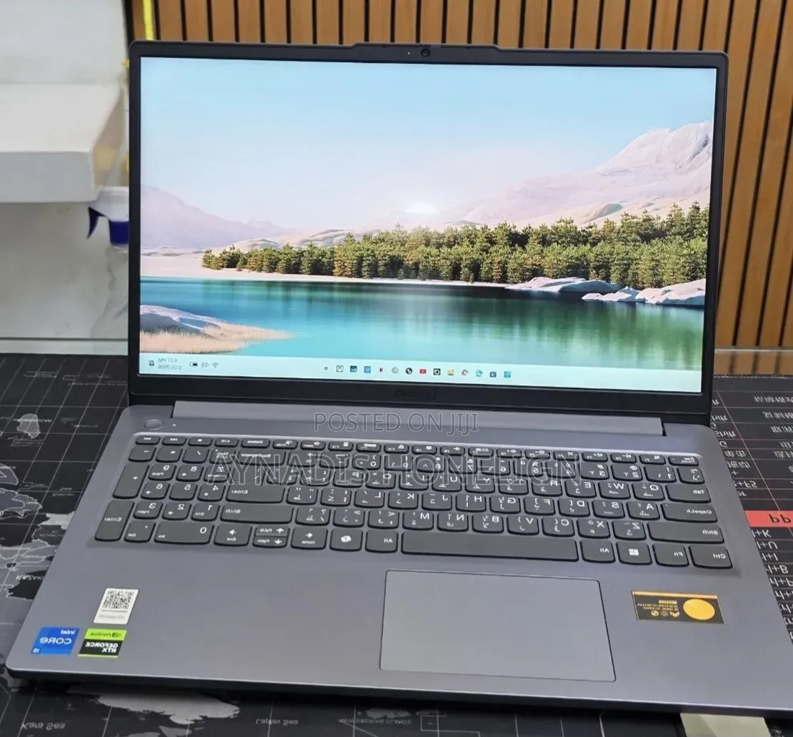 New Laptop Lenovo LOQ 15IRH8 12GB Intel Core i5 SSD 512GB