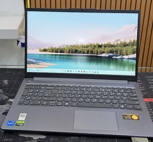 New Laptop Lenovo LOQ 15IRH8 12GB Intel Core i5 SSD 512GB