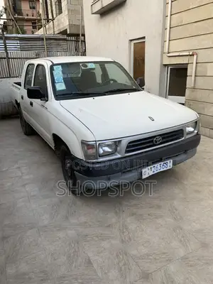 Toyota Hilux 1999 White