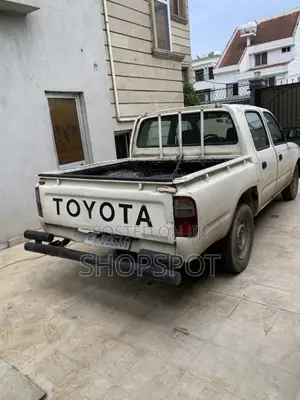 Toyota Hilux 1999 White