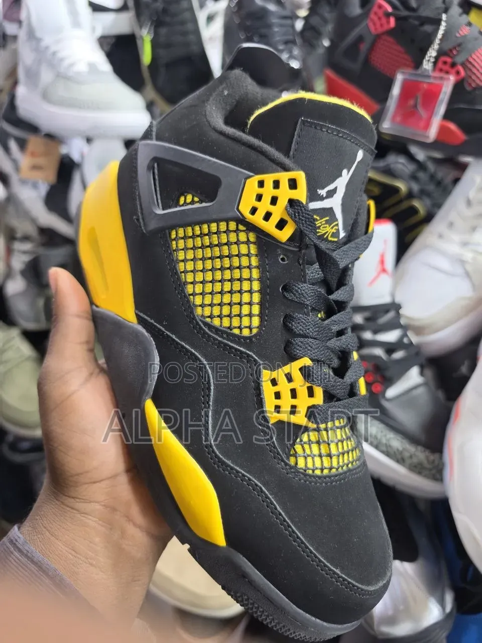 Jordan 4 Black Yellow High Master Quality Shoes Made in Vietnam