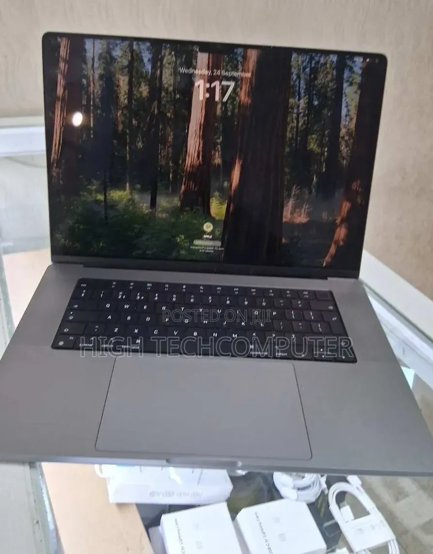 New Laptop Apple MacBook Pro 2021 M1 16GB Apple M1 Pro SSD 512GB
