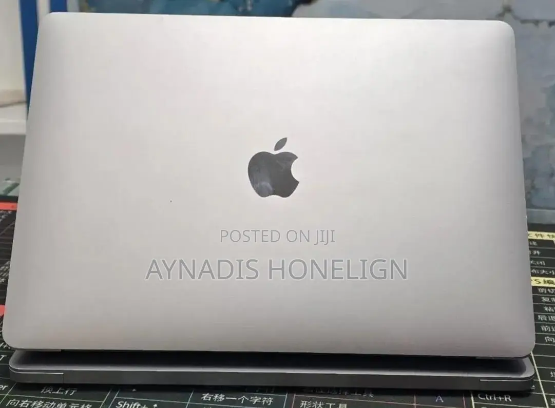 New Laptop Apple MacBook Air 8GB Apple M1 SSD 256GB