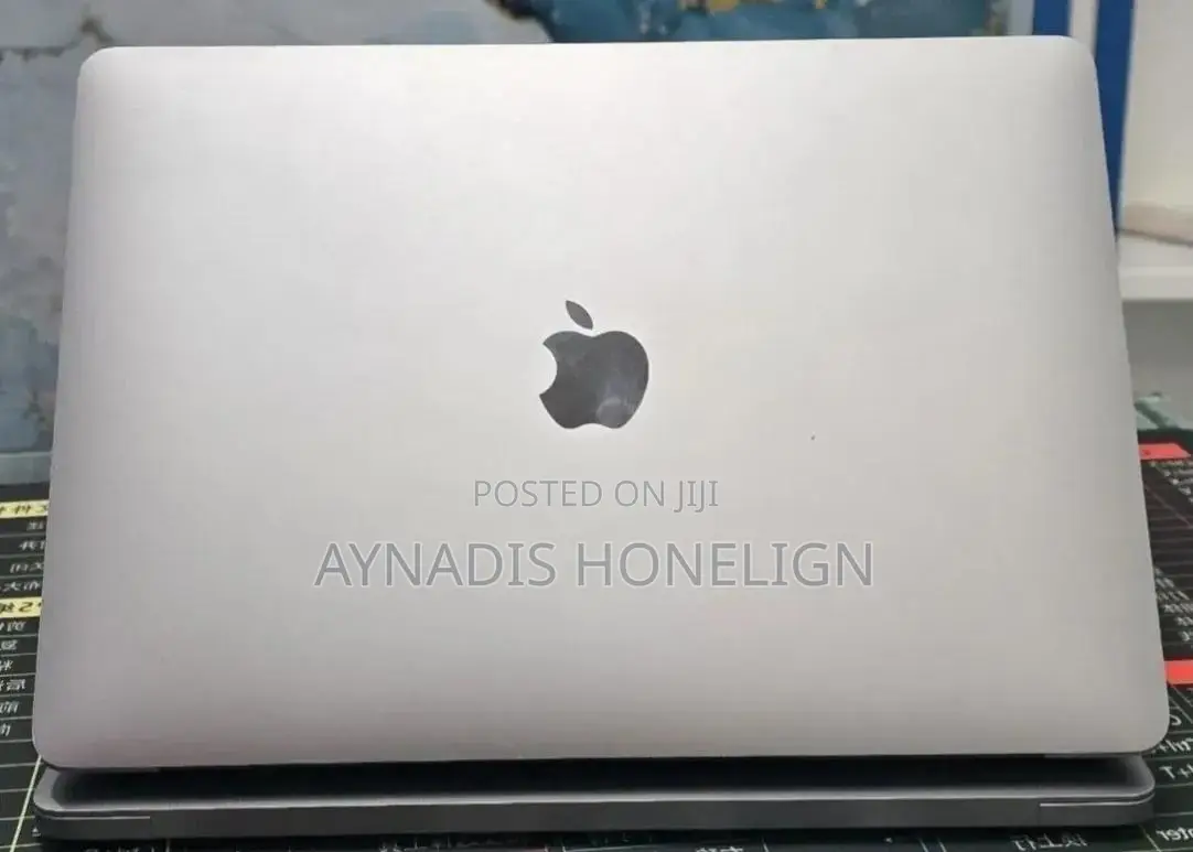 New Laptop Apple MacBook Air 8GB Apple M1 SSD 256GB