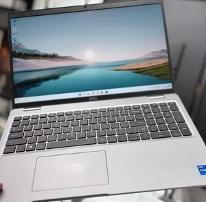 New Laptop Dell Precision 5540 16GB Intel Core i7 SSD 512GB