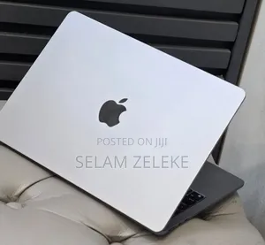 New Laptop Apple MacBook Air 2022 M2 8GB Apple M2 SSD 256GB