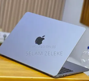 New Laptop Apple MacBook Air 2022 M2 8GB Apple M2 SSD 256GB
