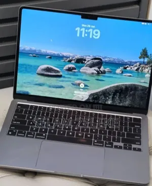 New Laptop Apple MacBook Air 2022 M2 8GB Apple M2 SSD 256GB