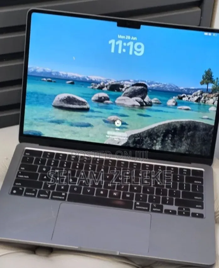 New Laptop Apple MacBook Air 2022 M2 8GB Apple M2 SSD 256GB