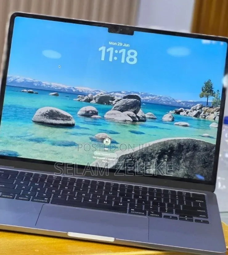 New Laptop Apple MacBook Air 2022 M2 8GB Apple M2 SSD 256GB