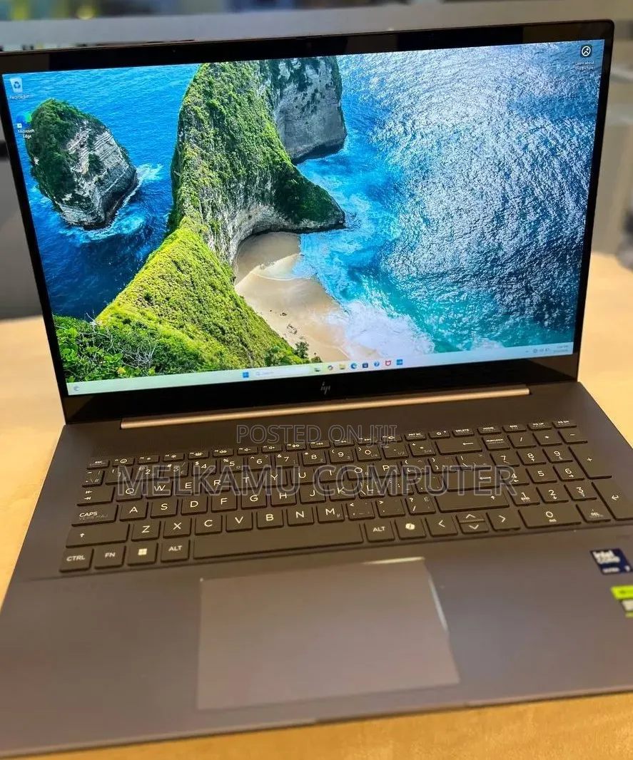 New Laptop HP Envy 17 16GB Intel Core Ultra 7 SSD 1T