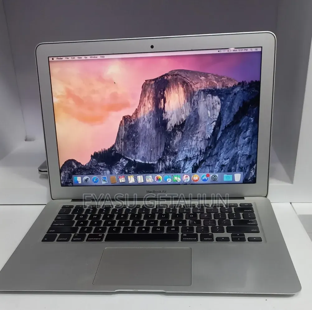 New Laptop Apple MacBook Air 2017 8GB Intel Core i7 SSD 128GB