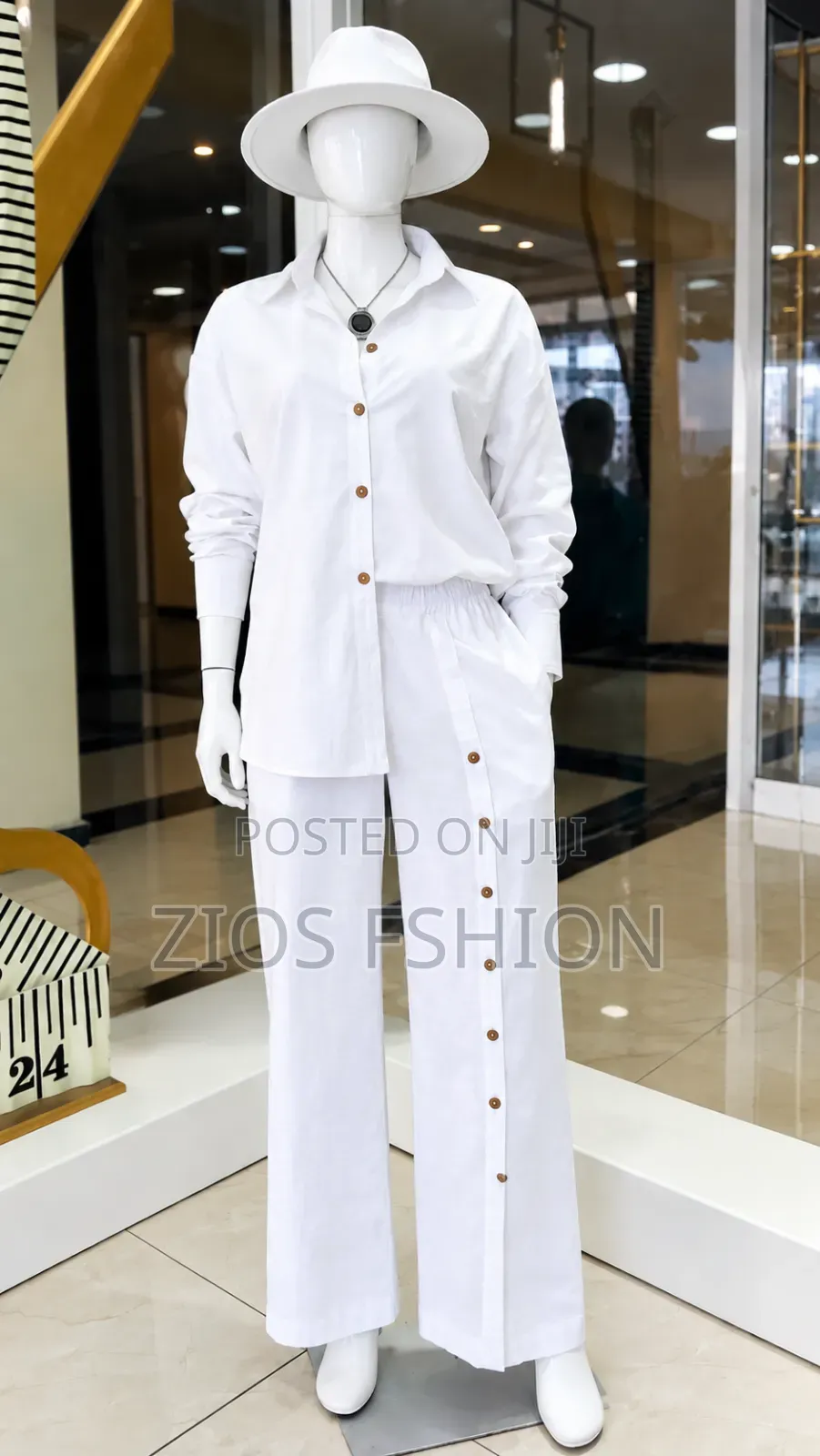 Elegant White 2-Piece Women’s Outfit With Wide-Leg Pants Hat