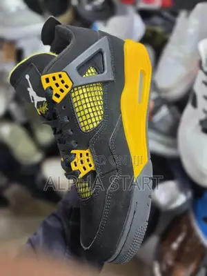 Jordan 4 Black Yellow High Master Quality Shoes Made in Vietnam