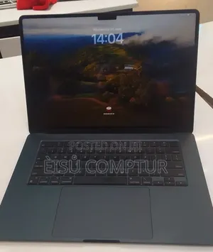 New Laptop Apple MacBook Air 2024 M3 8GB Apple M3 SSD 256GB