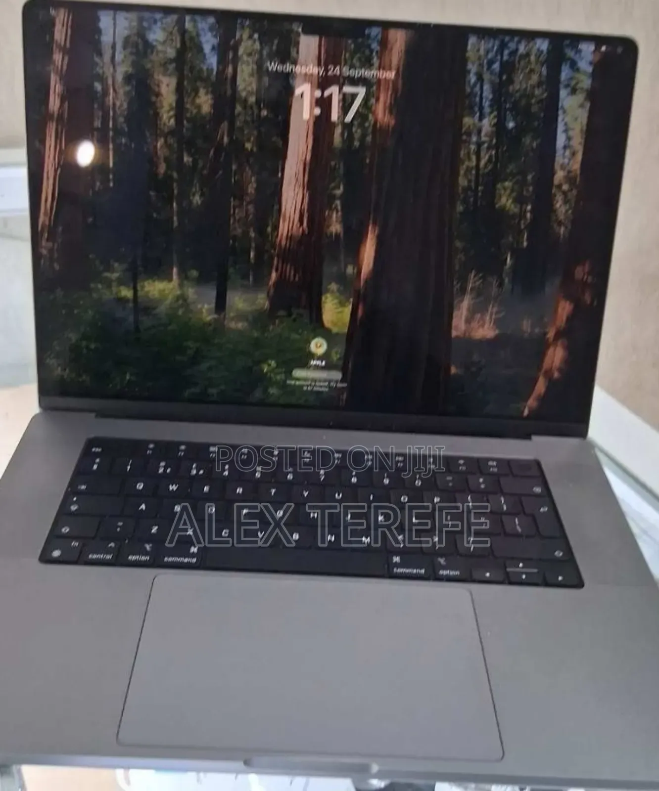 New Laptop Apple MacBook Pro 2021 M1 16GB Apple M1 Pro SSD 512GB