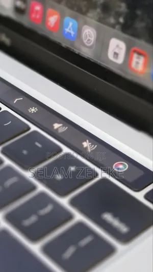 New Laptop Apple MacBook Pro 32GB Intel Core i7 SSD 512GB