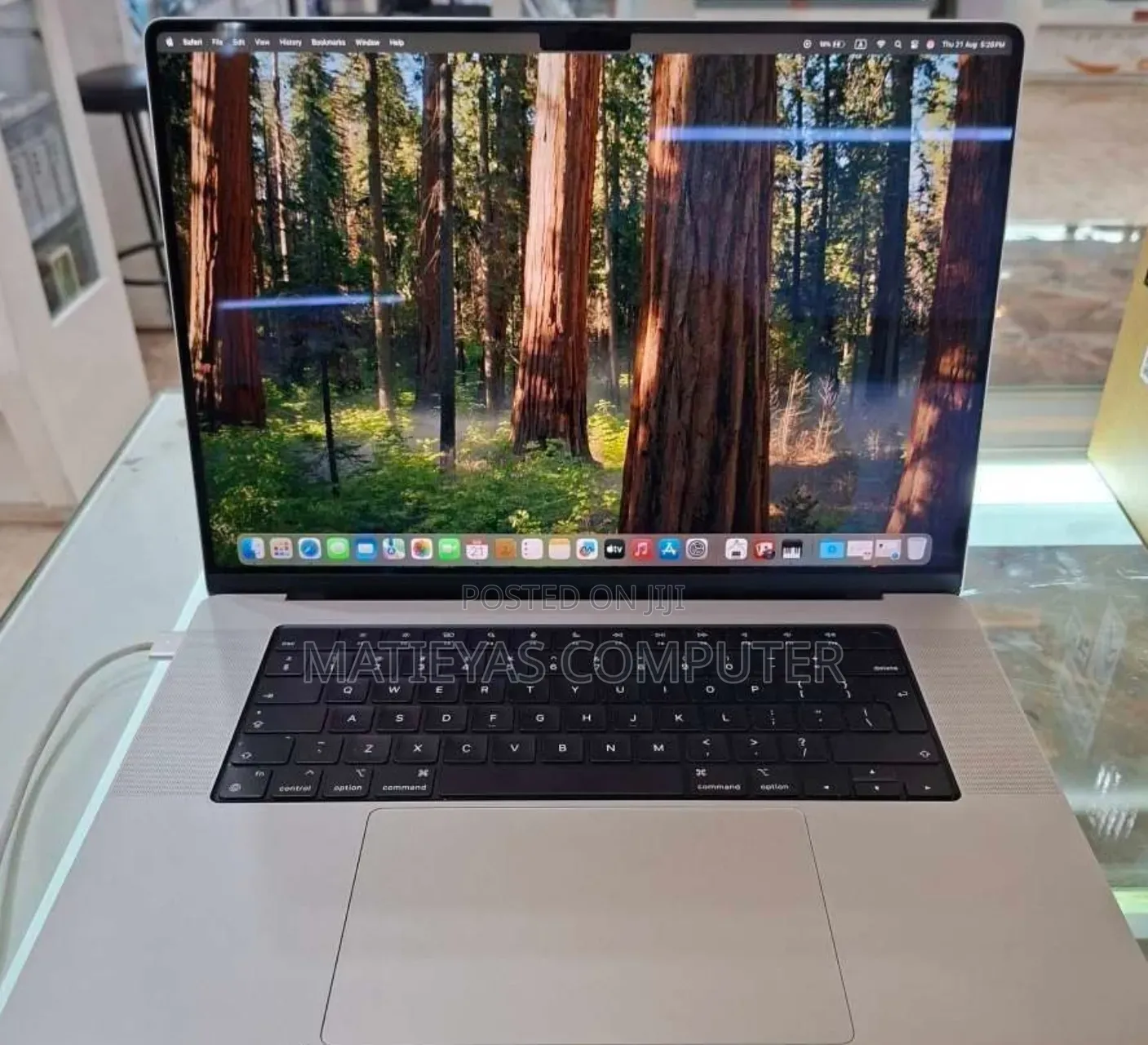 New Laptop Apple MacBook Pro 2021 M1 16GB Apple M1 Pro SSD 512GB