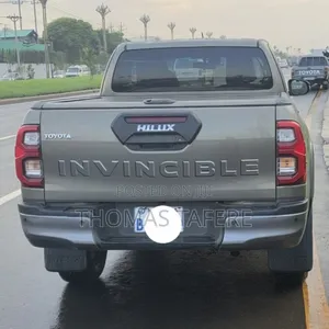 Toyota Hilux 2021 Beige