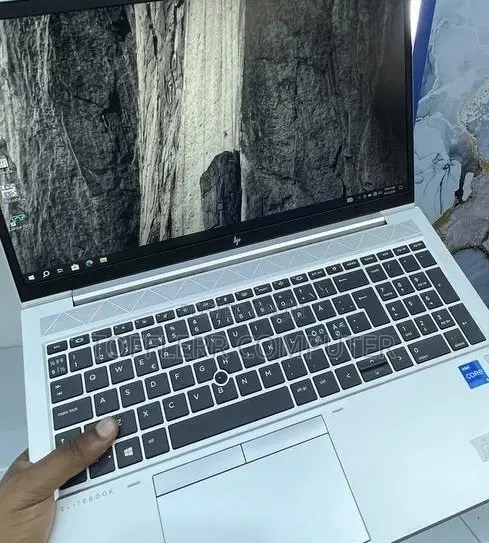 New Laptop HP EliteBook 840 16GB Intel Core i5 SSD 512GB