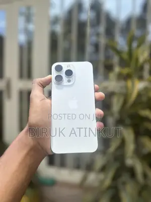 New Apple iPhone 15 Pro Max 256 GB White