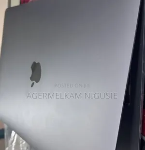 New Laptop Apple MacBook 16GB Intel Core i5 SSD 512GB