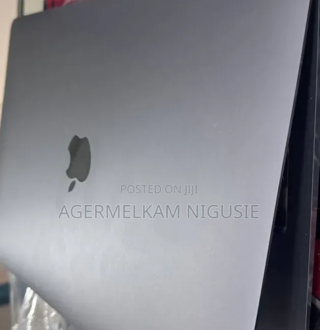 New Laptop Apple MacBook 16GB Intel Core i5 SSD 512GB