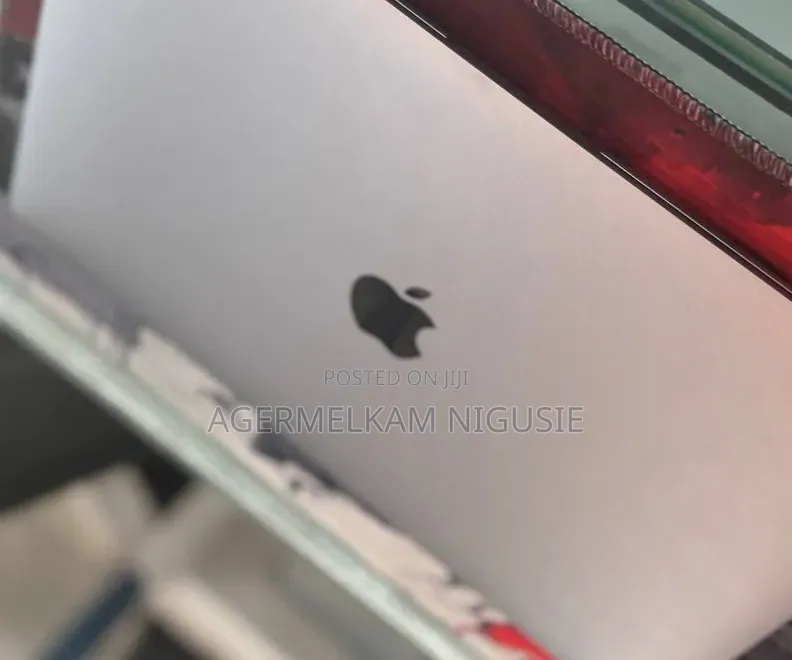 New Laptop Apple MacBook 16GB Intel Core i5 SSD 512GB