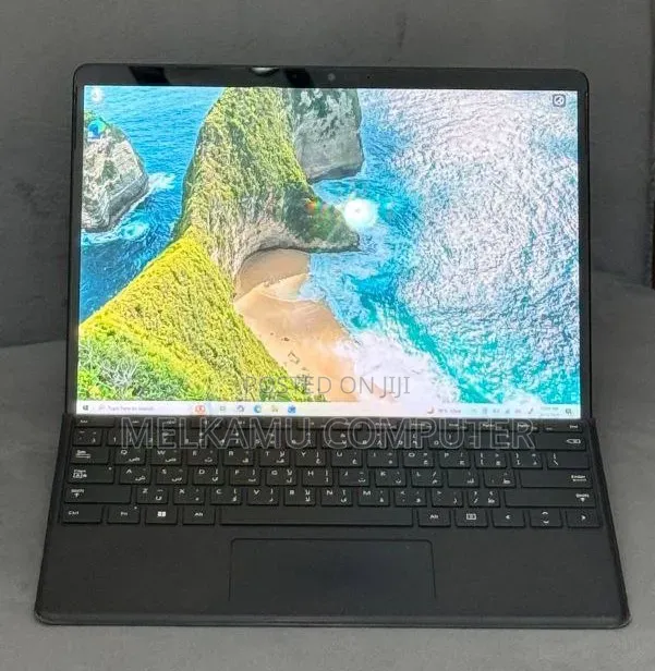 New Laptop Microsoft Surface Pro 9 8GB Intel Core i5 SSD 256GB