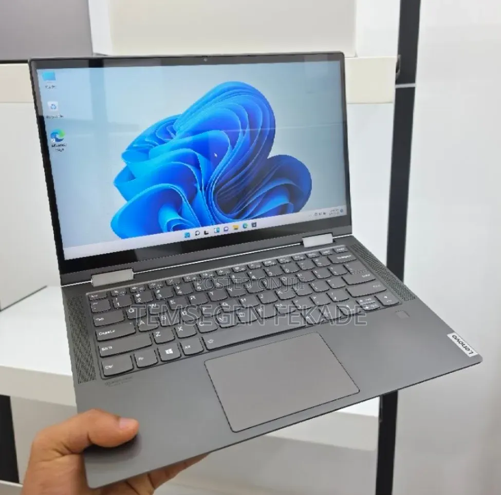 New Laptop Lenovo Yoga 700 16GB Intel Core i5 SSD 512GB