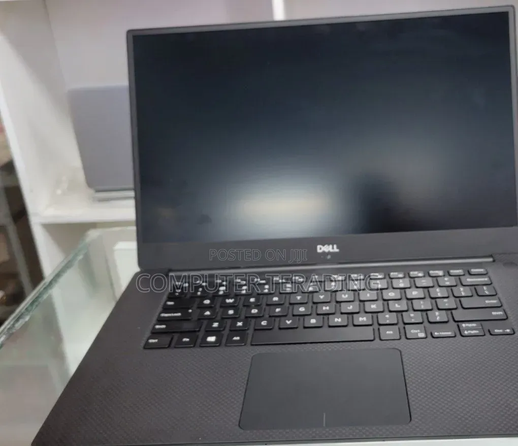 New Laptop Dell Inspiron 15 5530 16GB Intel Core i7 SSD 512GB
