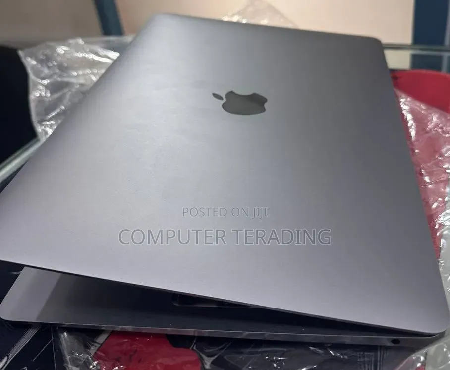 New Laptop Apple MacBook Air 2018 8GB Intel Core i5 SSD 128GB