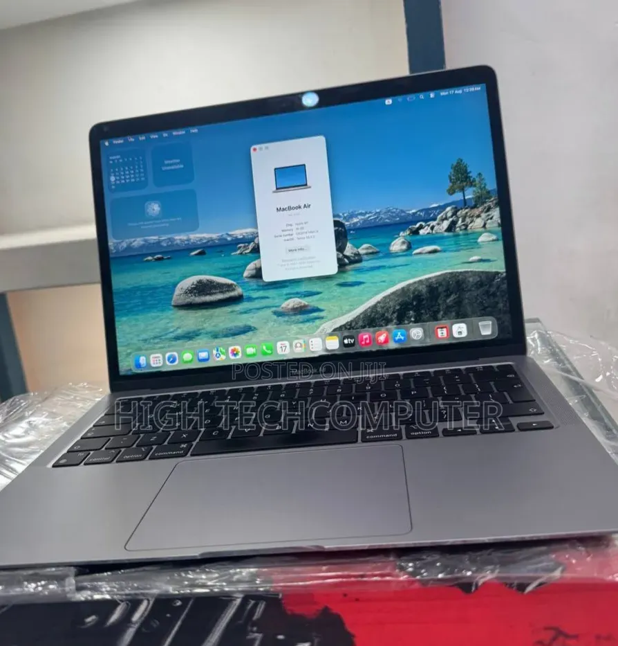 New Laptop Apple MacBook Pro 2018 8GB Intel Core i7 SSD 128GB