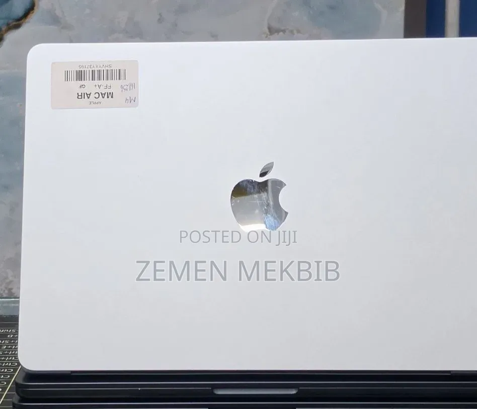 New Laptop Apple MacBook Pro 2024 M4 16GB Apple M4 SSD 256GB