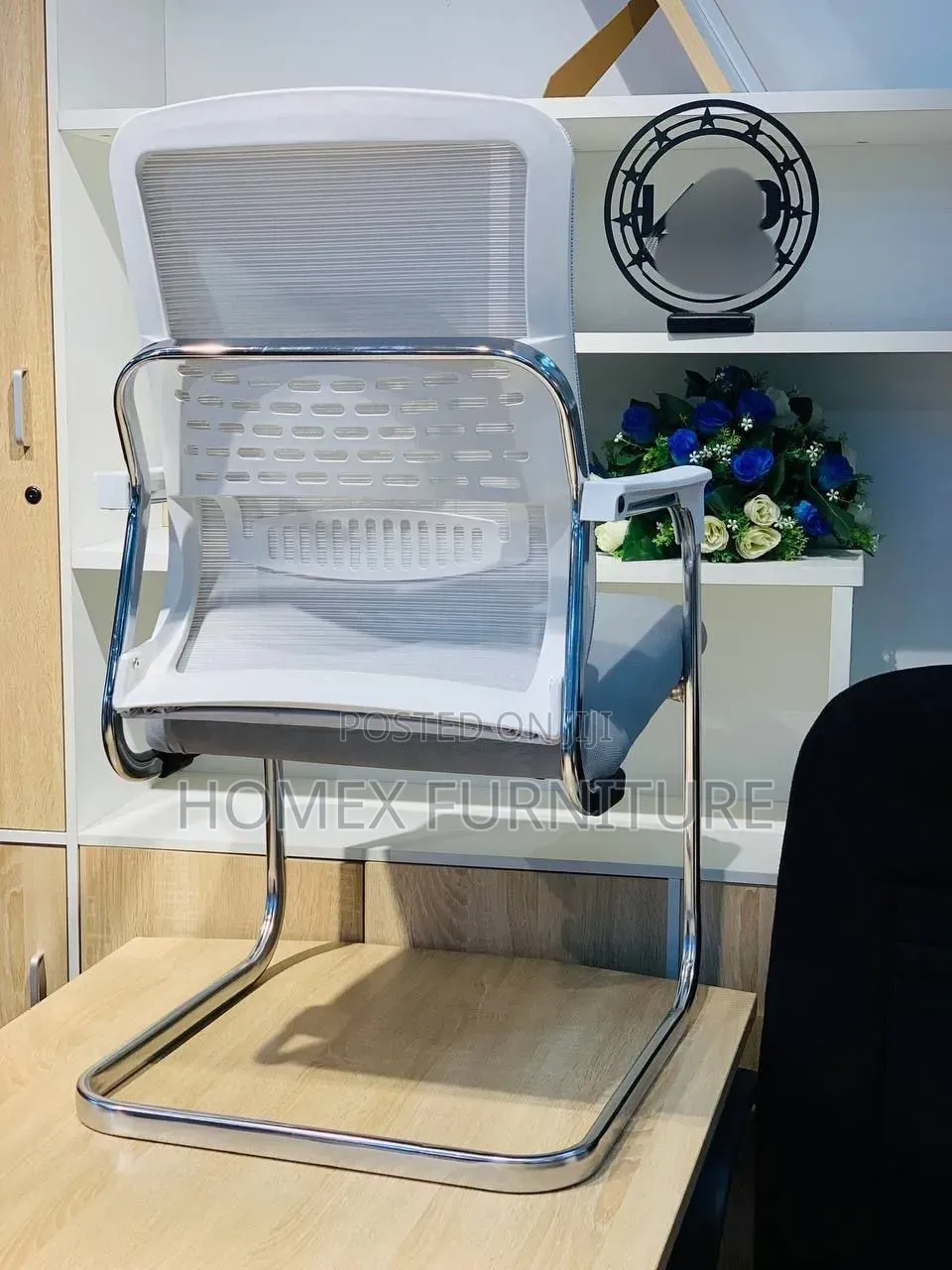 Stylish Visitor Chair