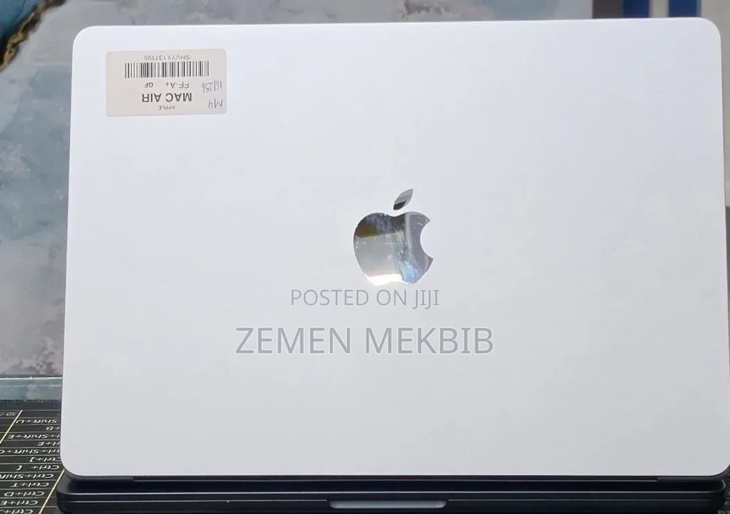 New Laptop Apple MacBook Pro 2024 M4 16GB Apple M4 SSD 256GB