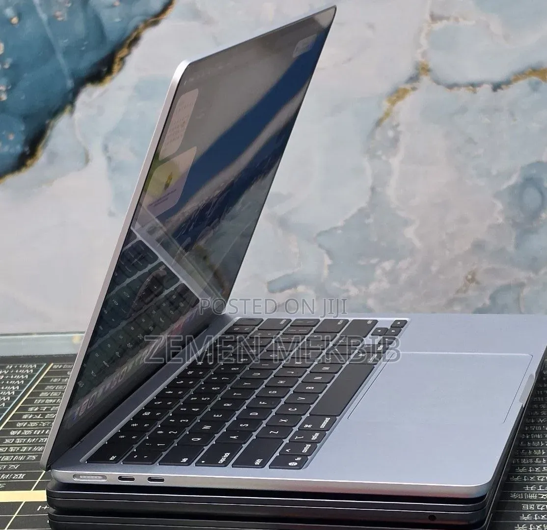 New Laptop Apple MacBook Pro 2024 M4 16GB Apple M4 SSD 256GB