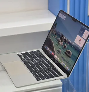New Laptop Apple MacBook Air 2025 M4 16GB Apple M4 SSD 256GB