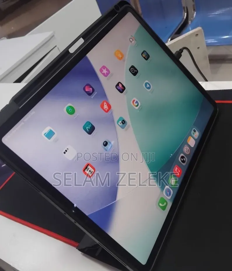 New Apple iPad Pro 1 TB Black
