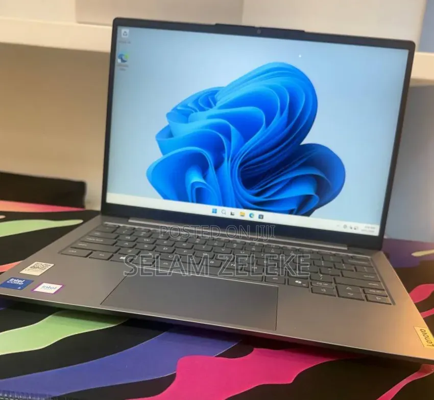 New Laptop Lenovo 16GB Intel Core 5 SSD 512GB