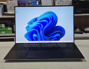 New Laptop Dell XPS 15 16GB Intel Core i7 SSD 512GB