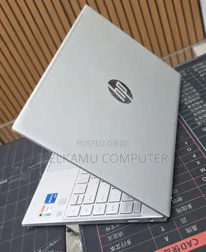 New Laptop HP Pavilion 13 8GB Intel Core i5 SSD 512GB