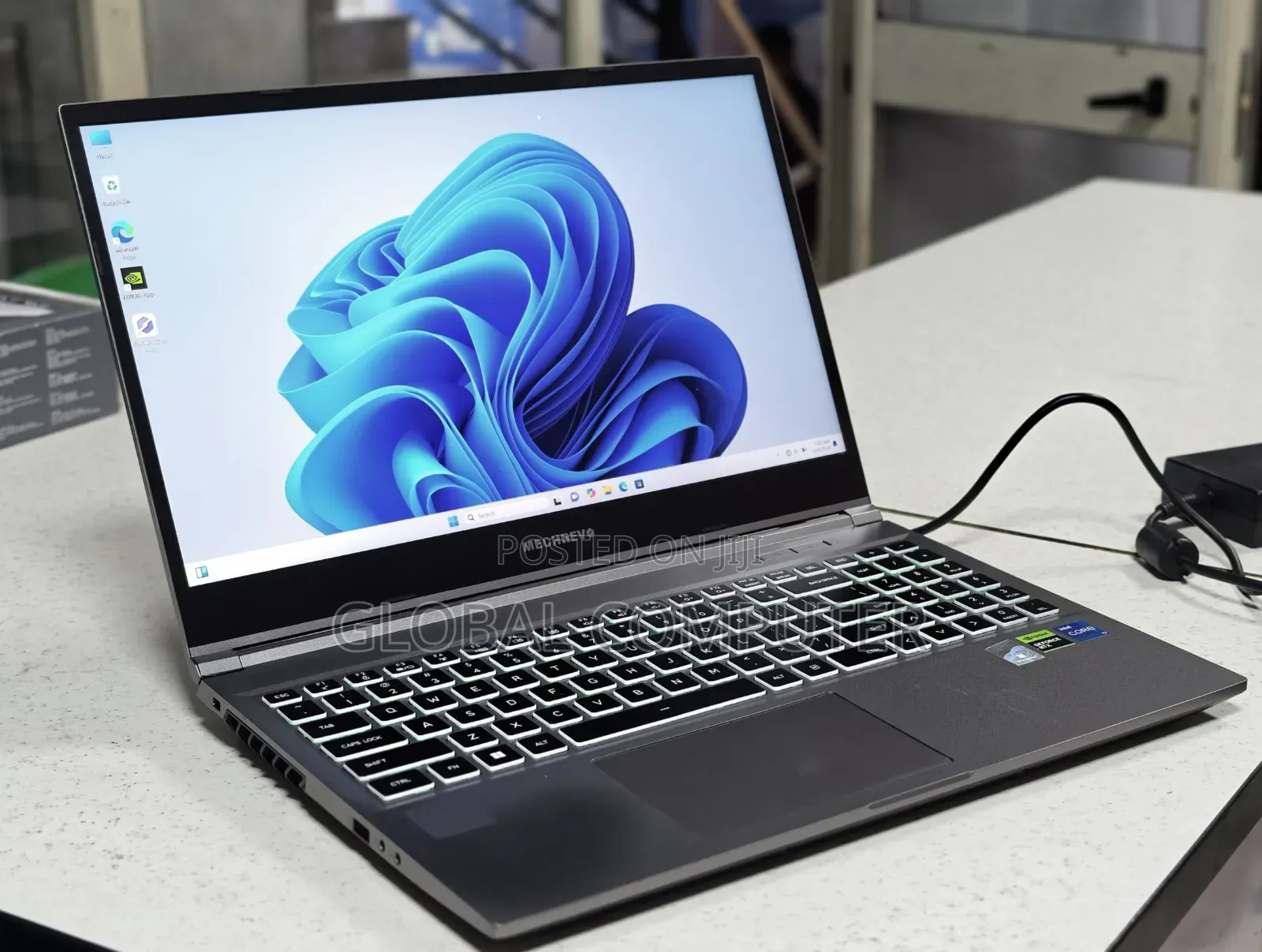 New Laptop MSI Cyborg 15 16GB Intel Core i7 SSD 1T