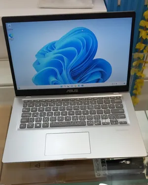 New Laptop Asus Vivobook 14 8GB Intel Atom SSD 256GB